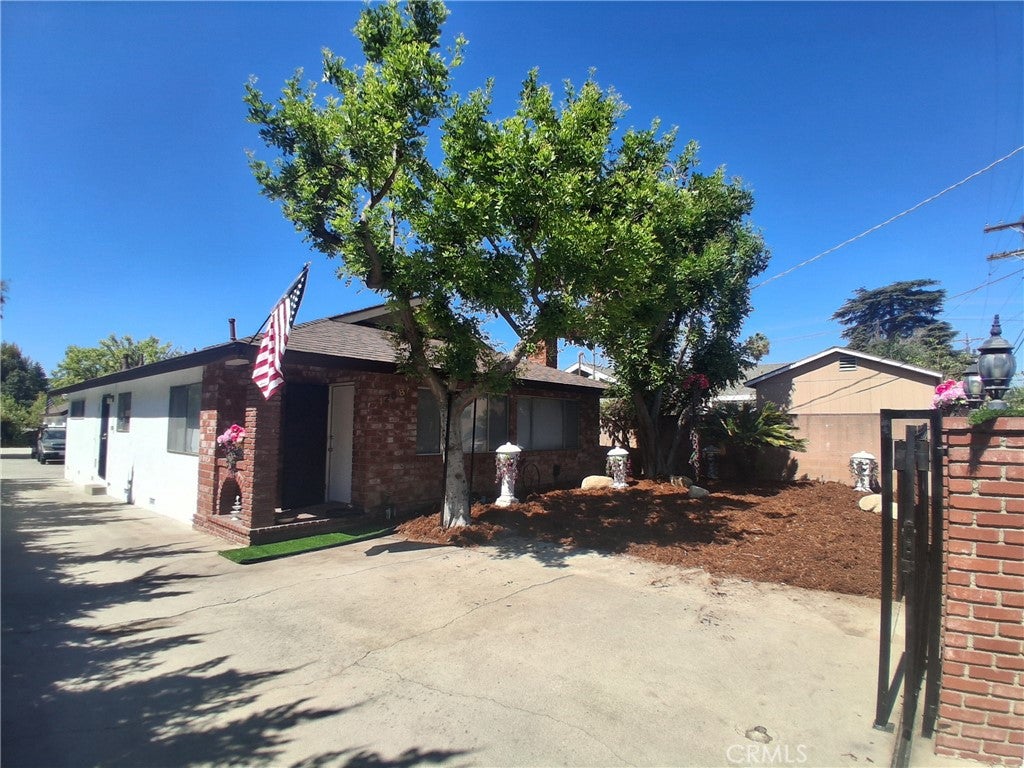 12587 Bradley Avenue