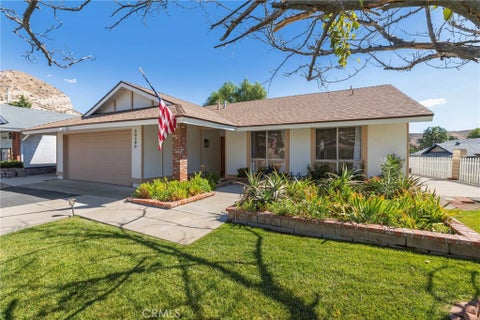 Photo of 30390 Honeysuckle Hill Drive, Canyon Country, CA 91387 (MLS # SR26219650)