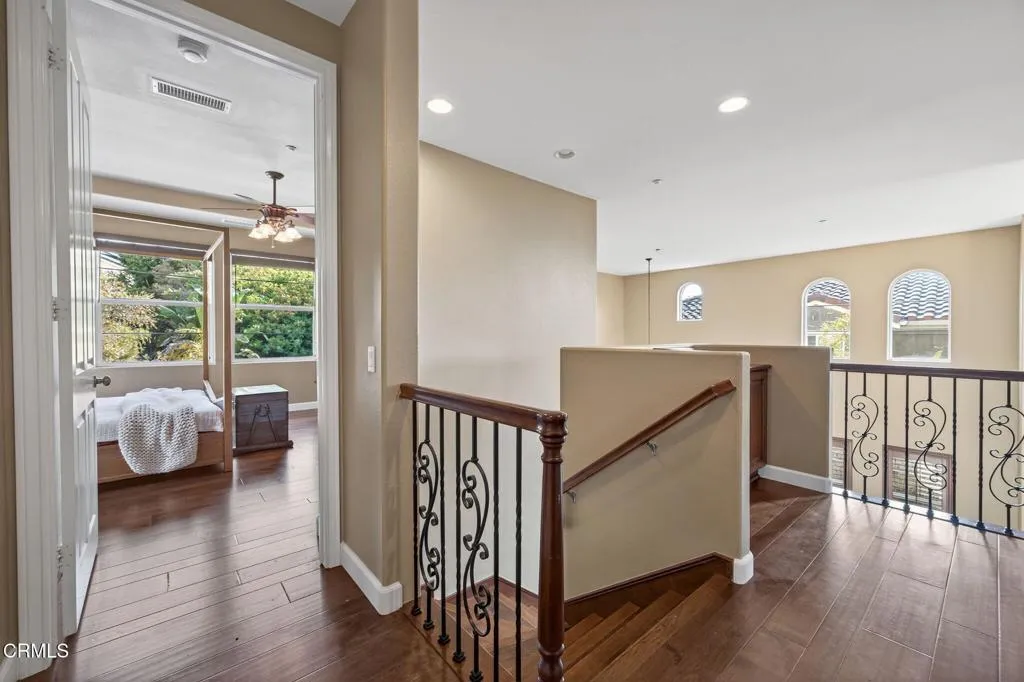 Ventura, California 93003, United States, 4 Bedrooms Bedrooms, ,3 BathroomsBathrooms,Residential,Pending,205152