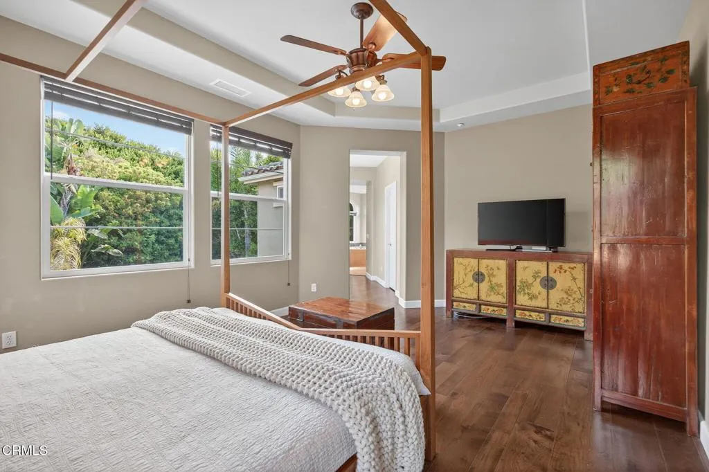 Ventura, California 93003, United States, 4 Bedrooms Bedrooms, ,3 BathroomsBathrooms,Residential,Pending,205152