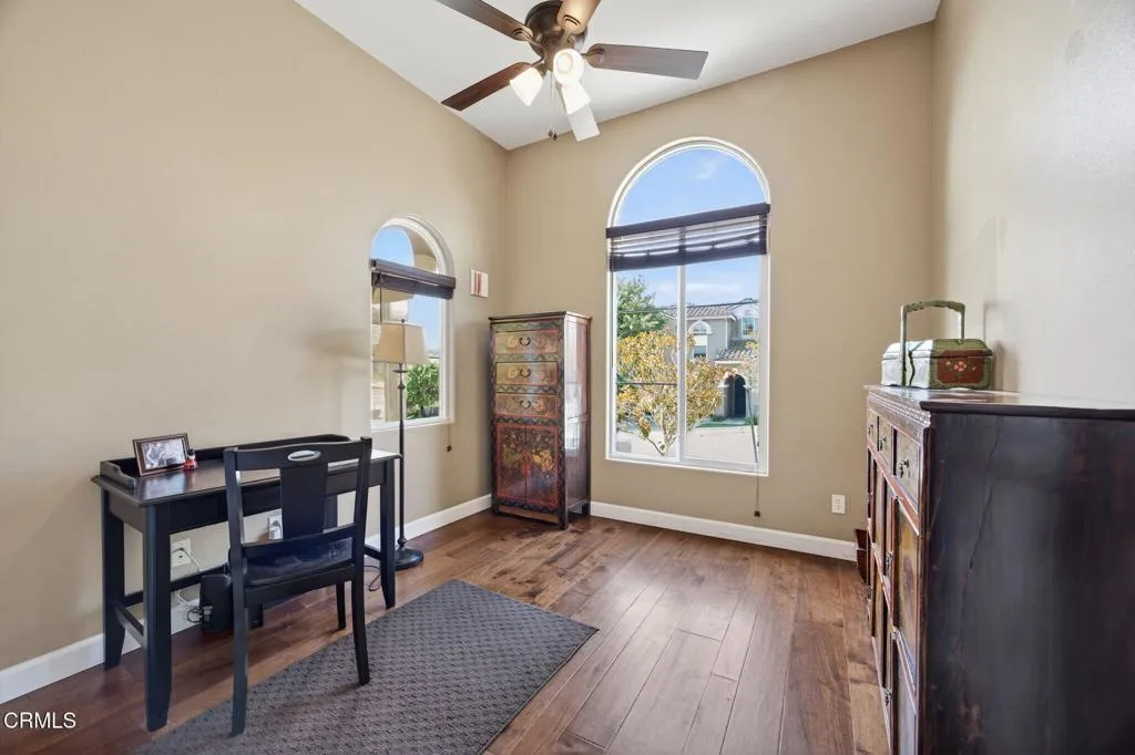 Ventura, California 93003, United States, 4 Bedrooms Bedrooms, ,3 BathroomsBathrooms,Residential,Pending,205152