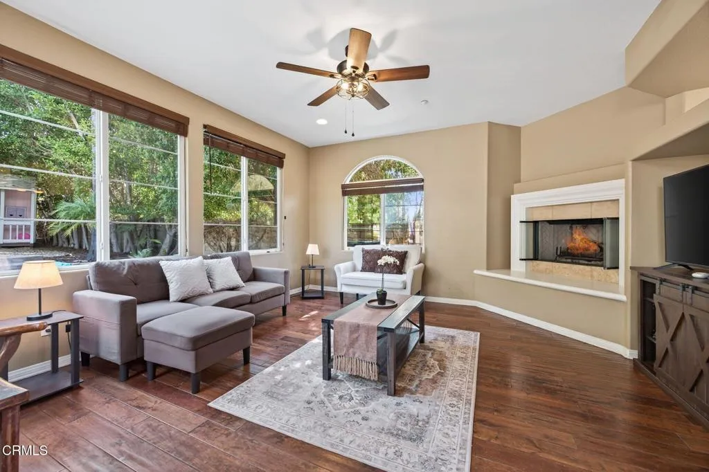 Ventura, California 93003, United States, 4 Bedrooms Bedrooms, ,3 BathroomsBathrooms,Residential,Pending,205152