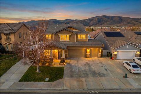 Photo of 907 Valerie Ln, Tehachapi, CA 93561 (MLS # SR26010577)