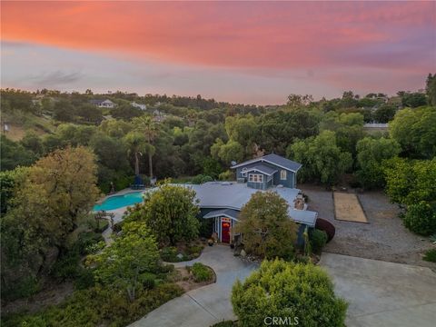 Photo of 4178 Linda Vista Dr, Fallbrook, CA 92028 (MLS # SW26092425)