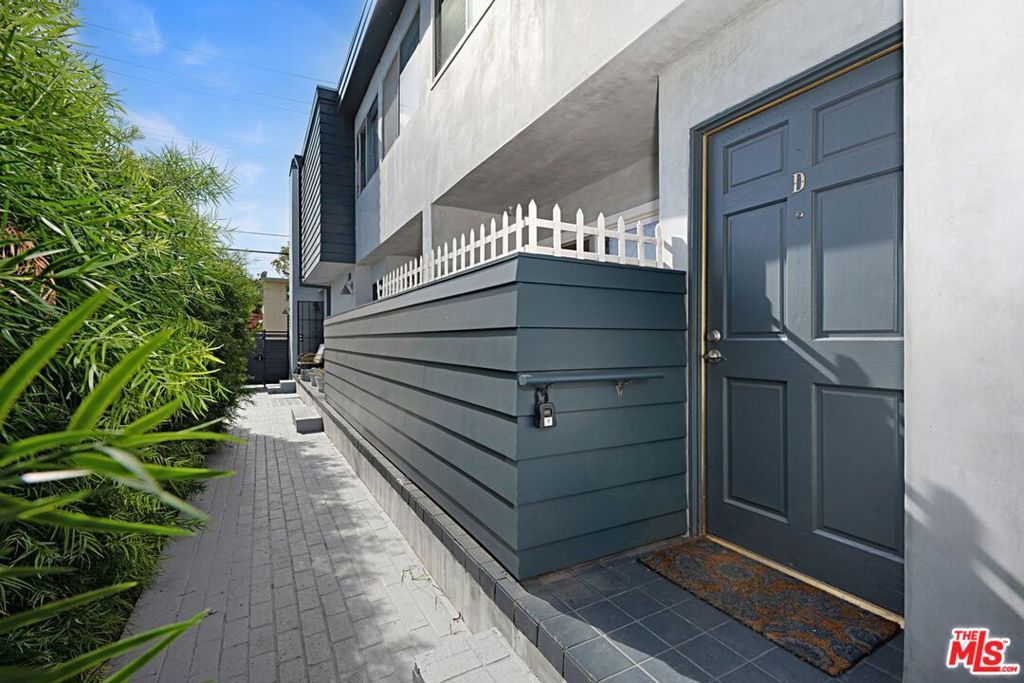 Photo of 1228 18th Street #D, Santa Monica, CA 90404 (MLS # 26652095)