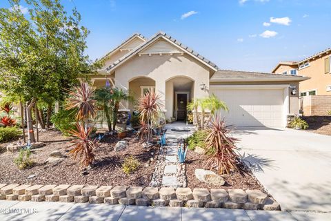 Photo of 417 White Bark Lane, Simi Valley, CA 93065 (MLS # 226000690)