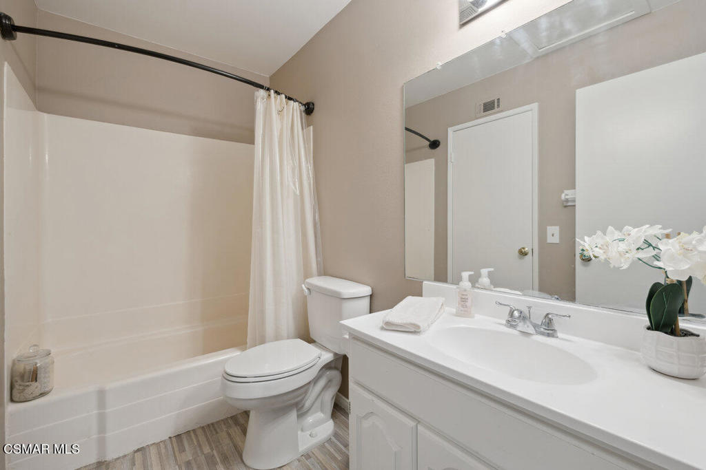 Northwood Townhomes I-516 - 1005282 - Residential Lease