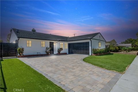 7927 Zelzah Reseda CA 91335