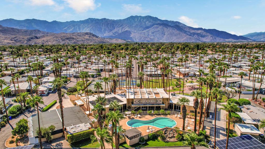 Royal Palms - Manufactured In Park