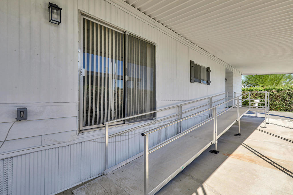 Royal Palms - Manufactured In Park