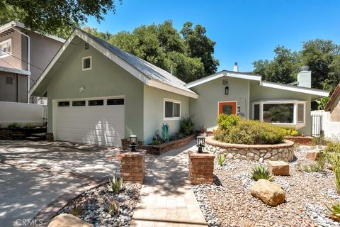 21407 Rios Street Woodland Hills CA 91364