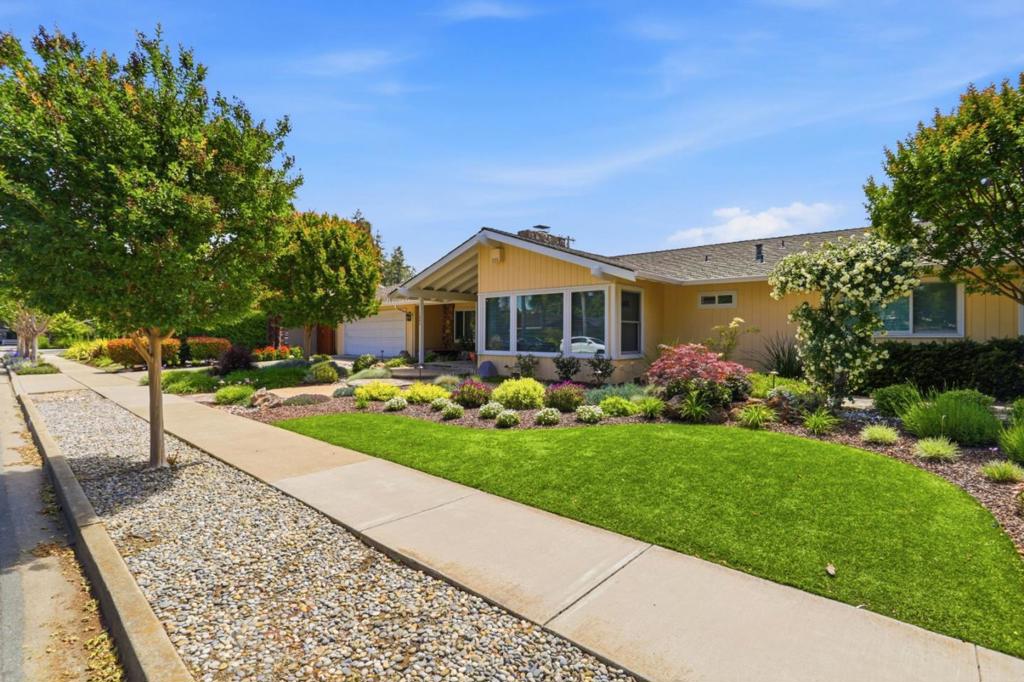 1844 Arroyo Seco Drive