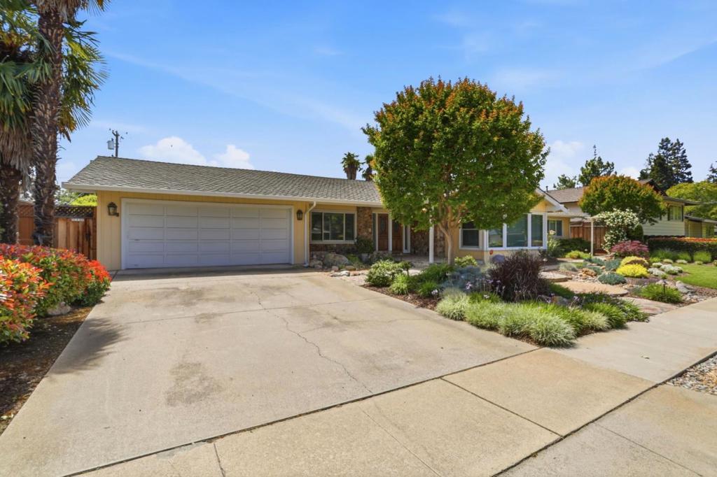 1844 Arroyo Seco Drive