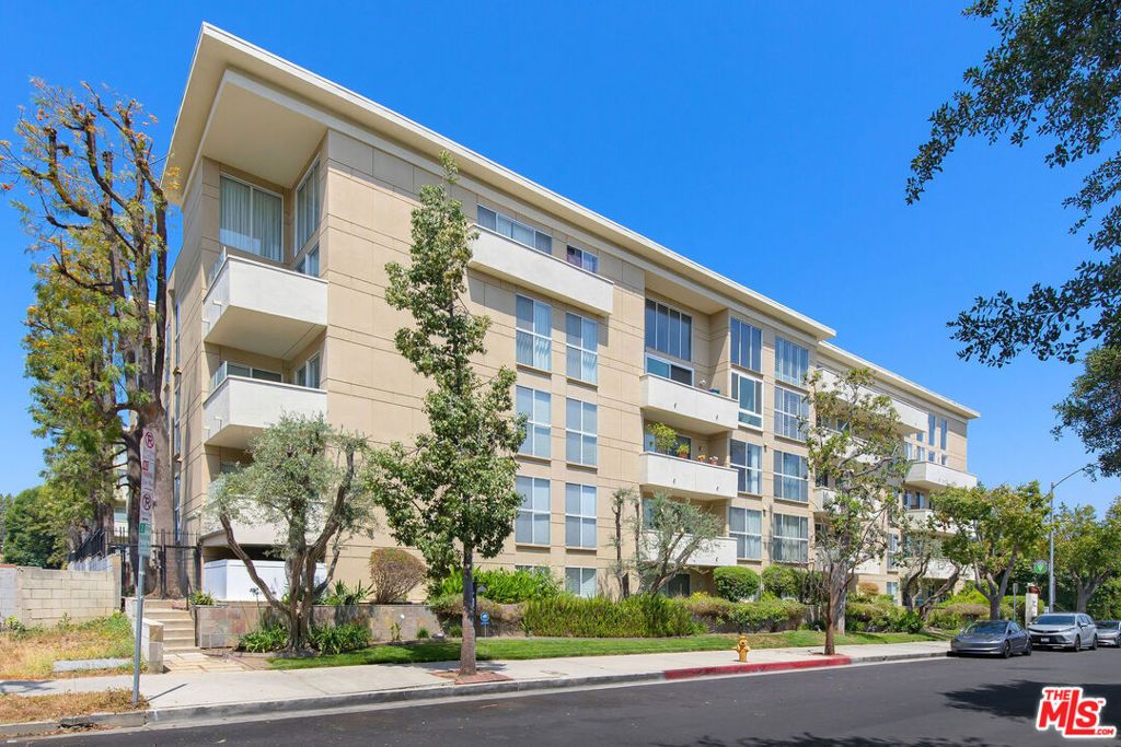 Photo of 4949 Genesta Avenue #212A, Encino, CA 91316 (MLS # 25531551)