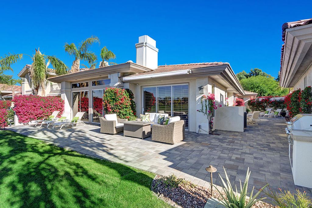 Photo of 241 Arrowhead Drive, Palm Desert, CA 92211 (MLS # 219141836DA)