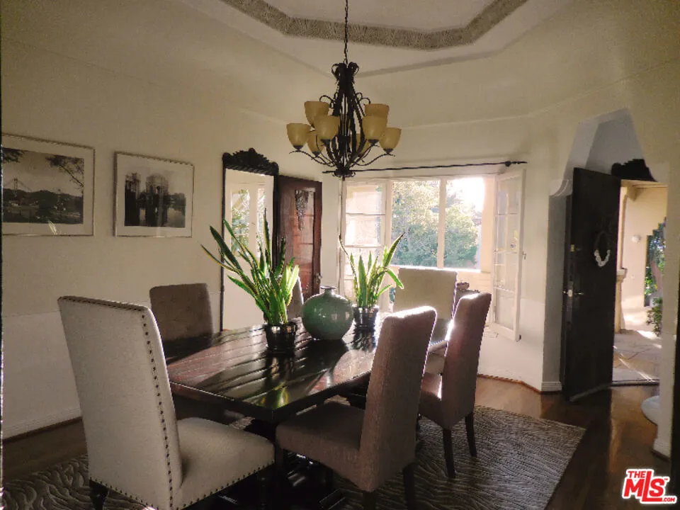 Los Angeles, California 90035, United States, 3 Bedrooms Bedrooms, ,2 BathroomsBathrooms,Residential,Active,199621