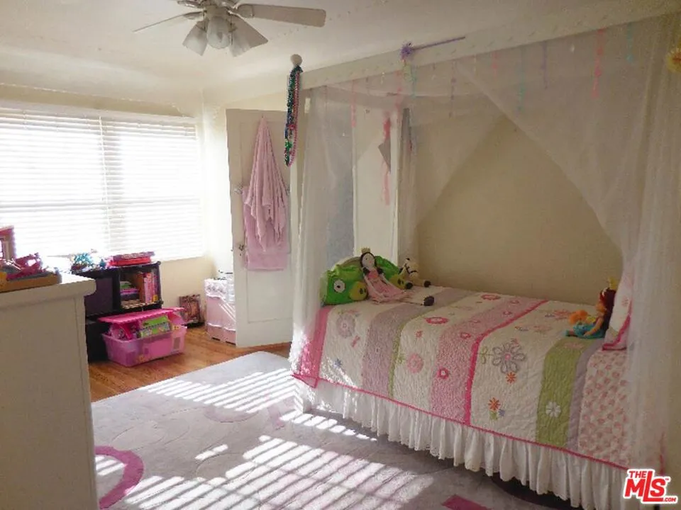 Los Angeles, California 90035, United States, 3 Bedrooms Bedrooms, ,2 BathroomsBathrooms,Residential,Active,199621