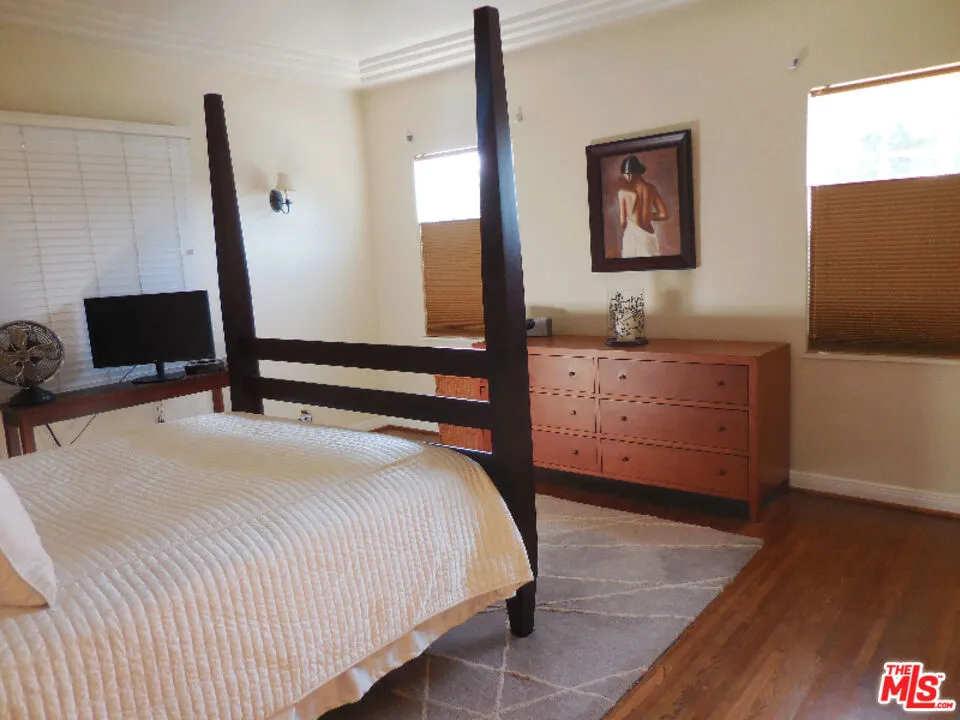 Los Angeles, California 90035, United States, 3 Bedrooms Bedrooms, ,2 BathroomsBathrooms,Residential,Active,199621