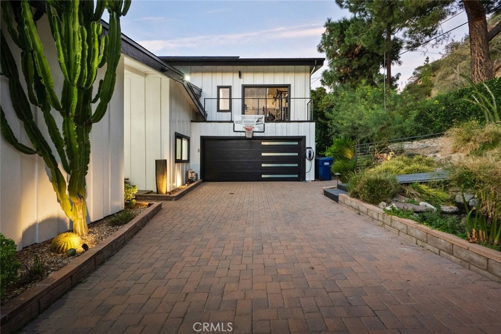 5481 Ocean View Boulevard