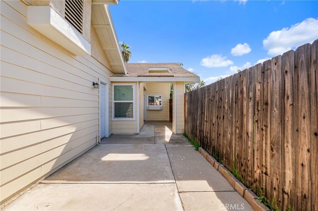 Photo of 13981 Elmwood Court, Moreno Valley, CA 92553 (MLS # IV25266211)