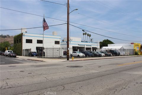 Photo of 1114 N San Fernando Road #C, Los Angeles, CA 90065 (MLS # GD25068341)