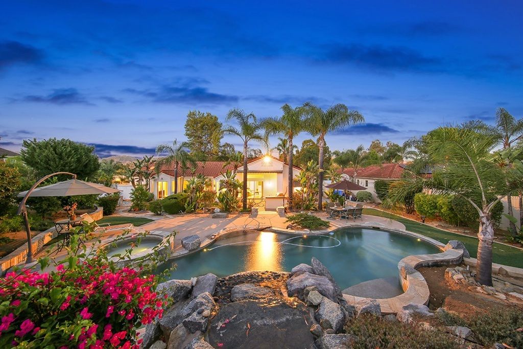 listing image 130724657634180477731