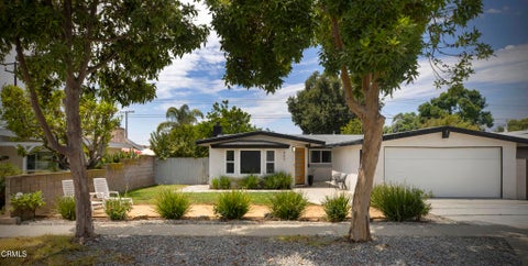 Photo of 863 S Vecino Drive, Glendora, CA 91740 (MLS # P1-28728)