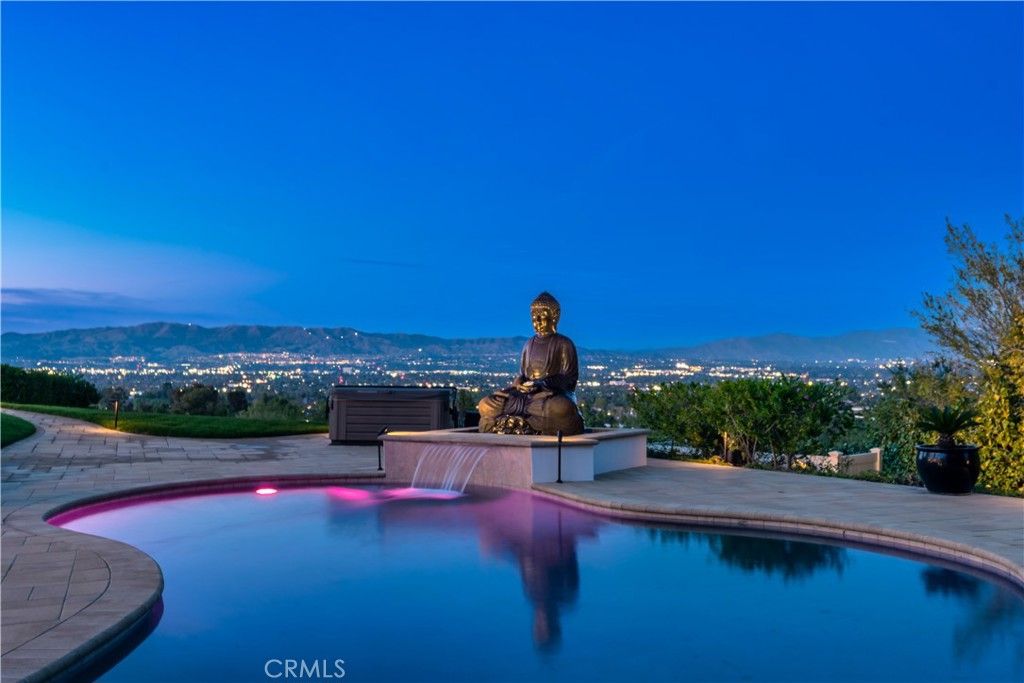 Photo of 4854 Nomad Drive, Woodland Hills, CA 91364 (MLS # SR25222767)