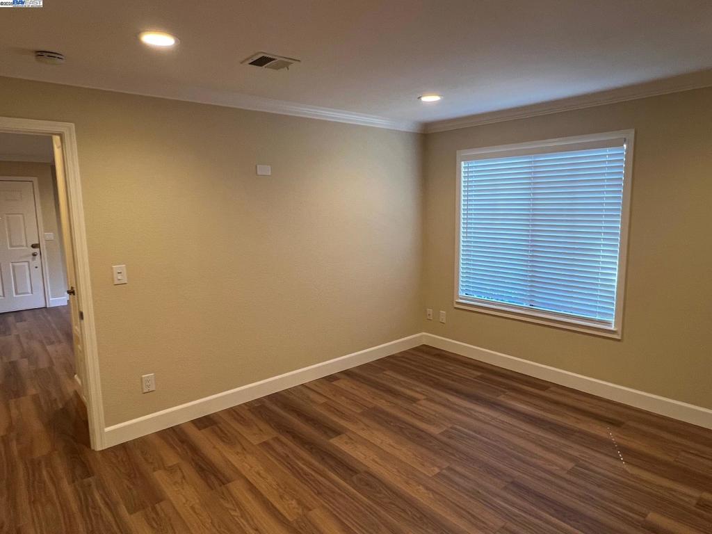 CRESTVIEW - Residential
