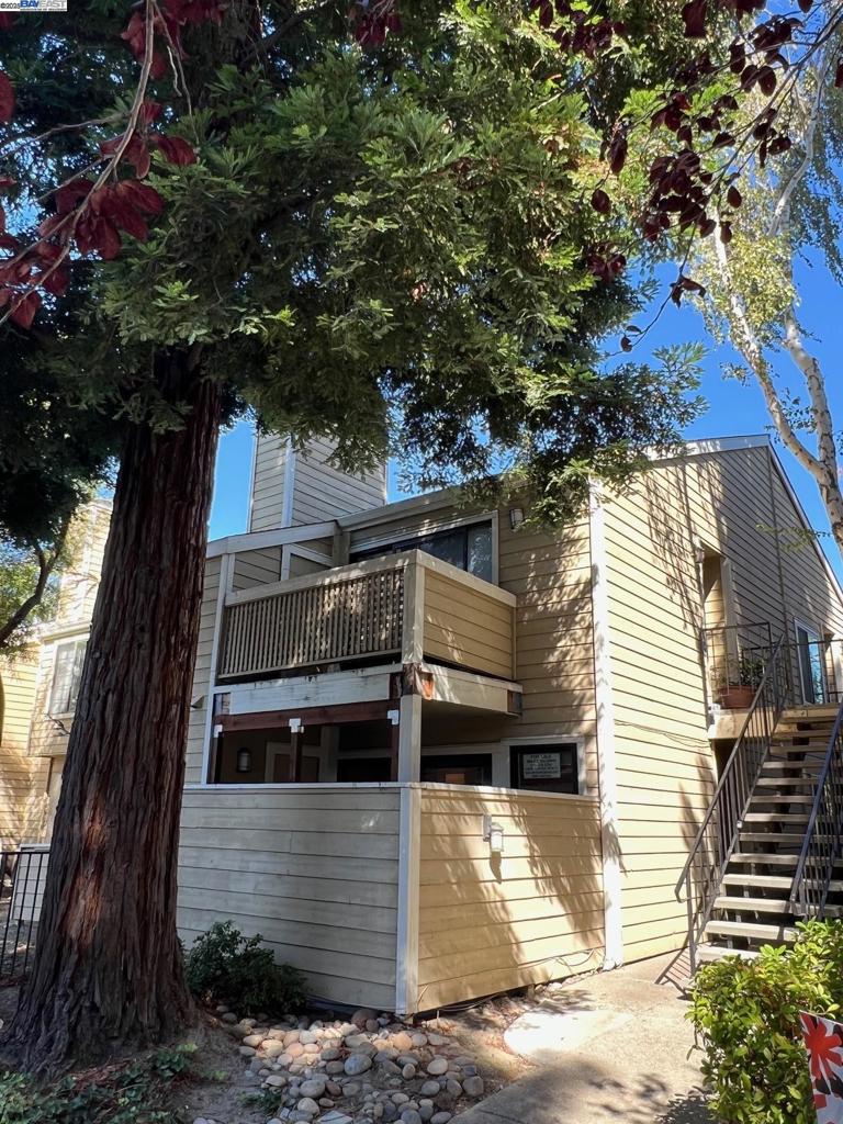 CRESTVIEW - Residential