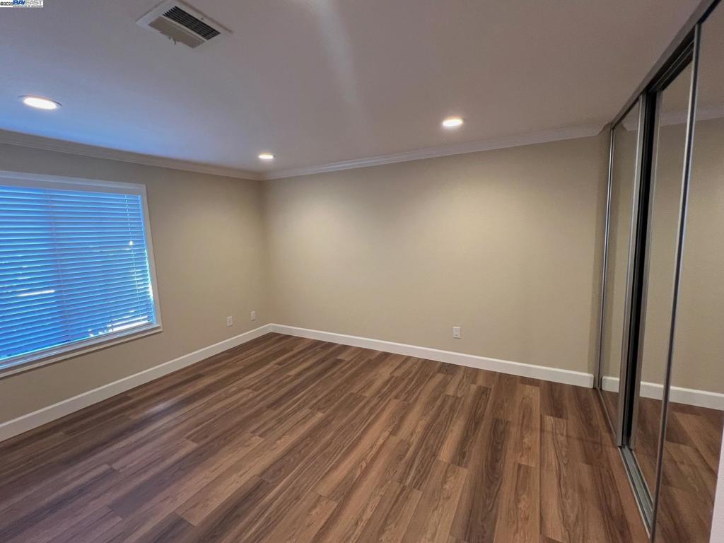 CRESTVIEW - Residential