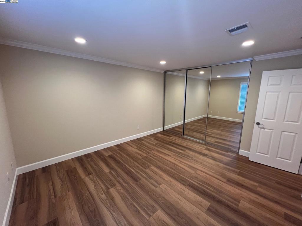 CRESTVIEW - Residential