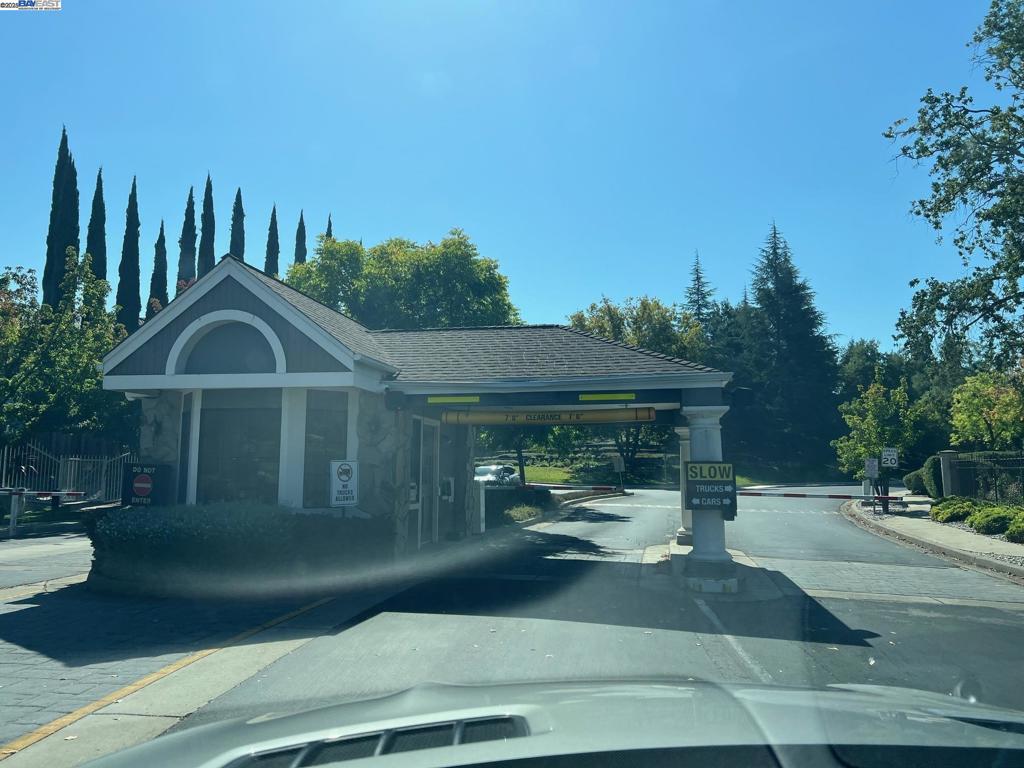 CRESTVIEW - Residential