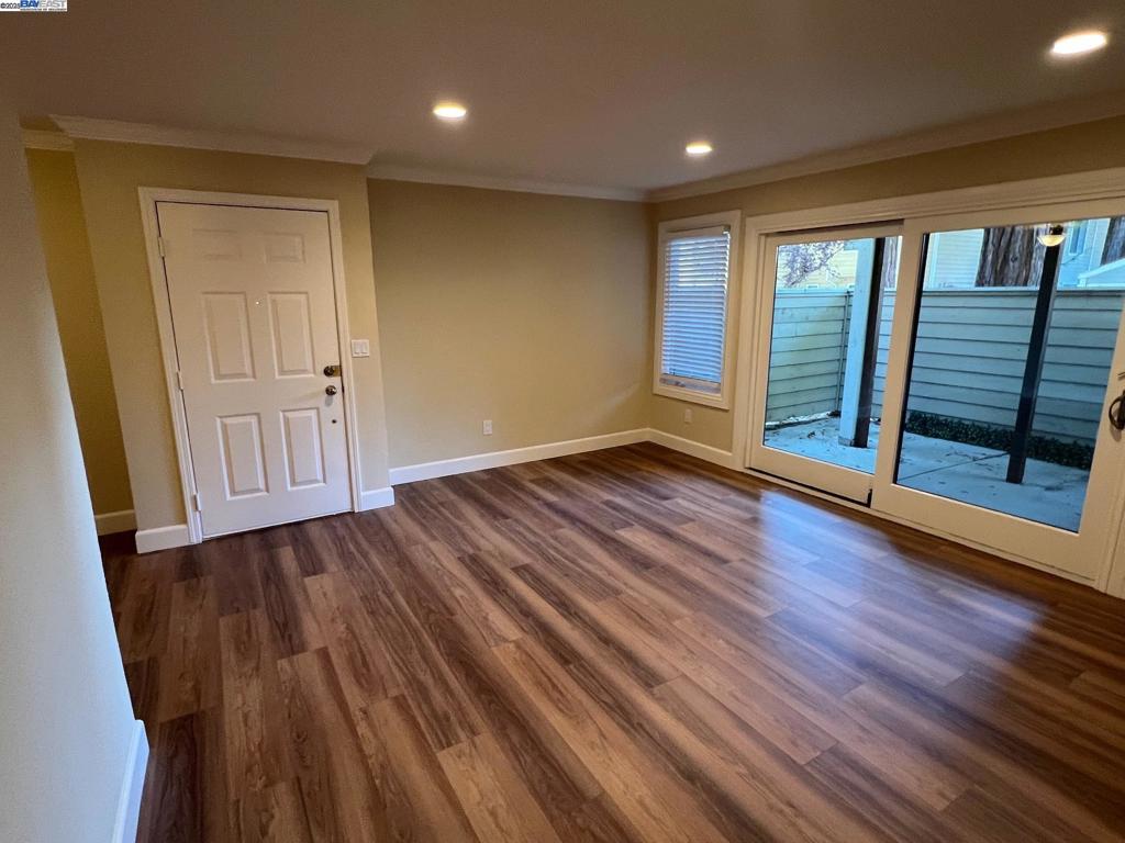 CRESTVIEW - Residential
