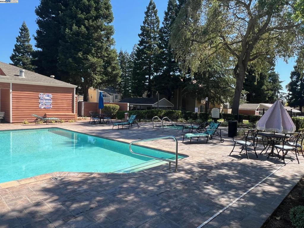 CRESTVIEW - Residential