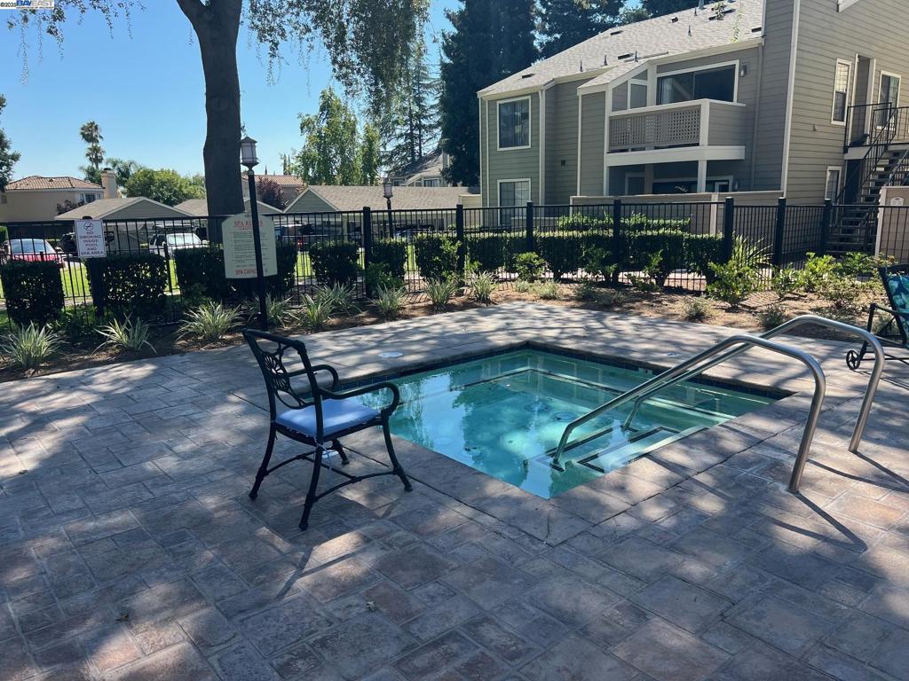 CRESTVIEW - Residential
