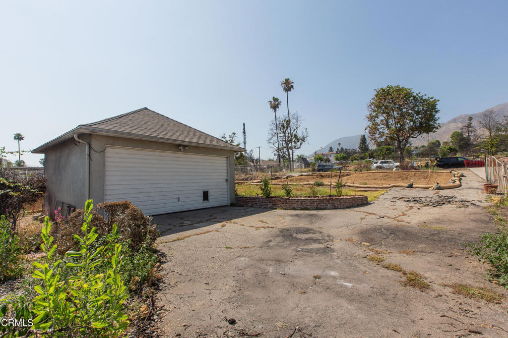 952 Beverly Way