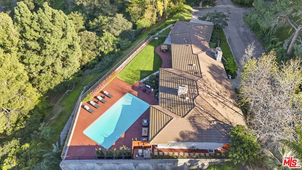 Photo of 11107 Mountcastle Drive, Studio City, CA 91604 (MLS # 26657729)