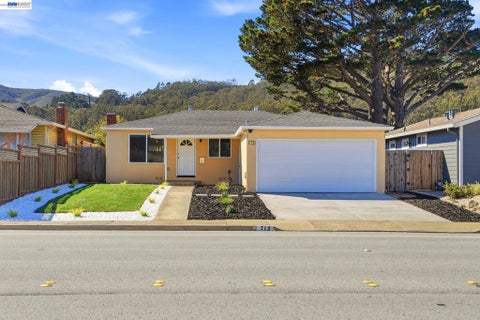 Photo of 712 Linda Mar Blvd BLVD, Pacifica, CA 94044 (MLS # 41151271)