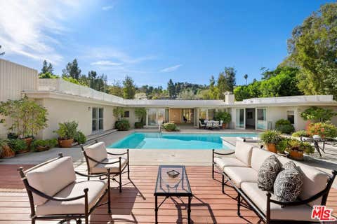 Photo of 3300 Red Rose Drive, Encino, CA 91436 (MLS # 26644619)