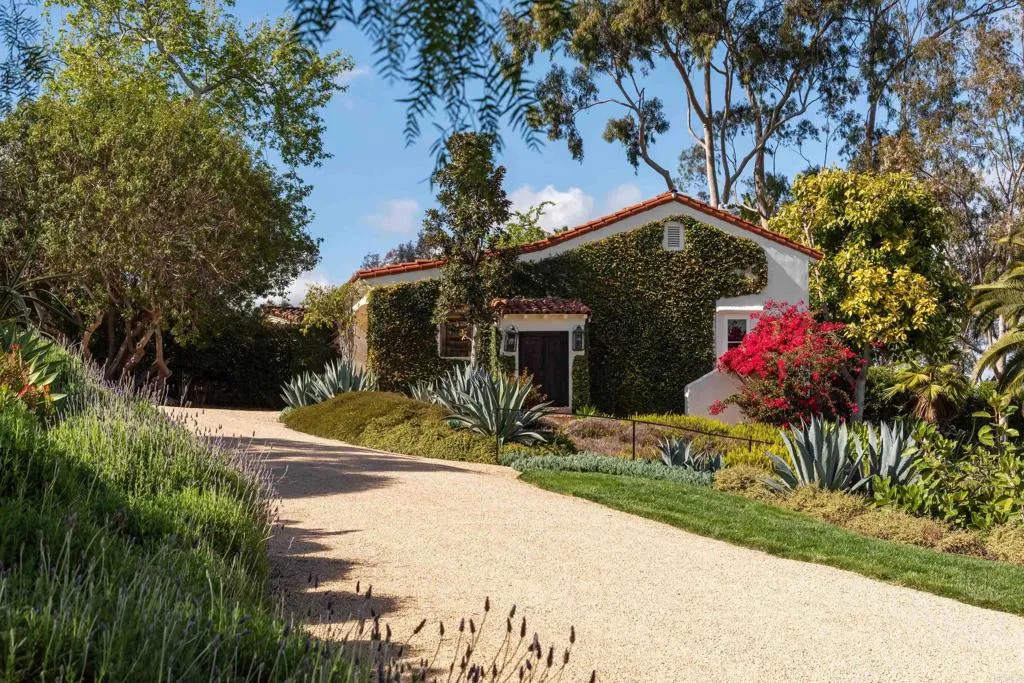 Rancho Santa Fe, California 92067, United States, 6 Bedrooms Bedrooms, ,8 BathroomsBathrooms,Residential,Active,157053