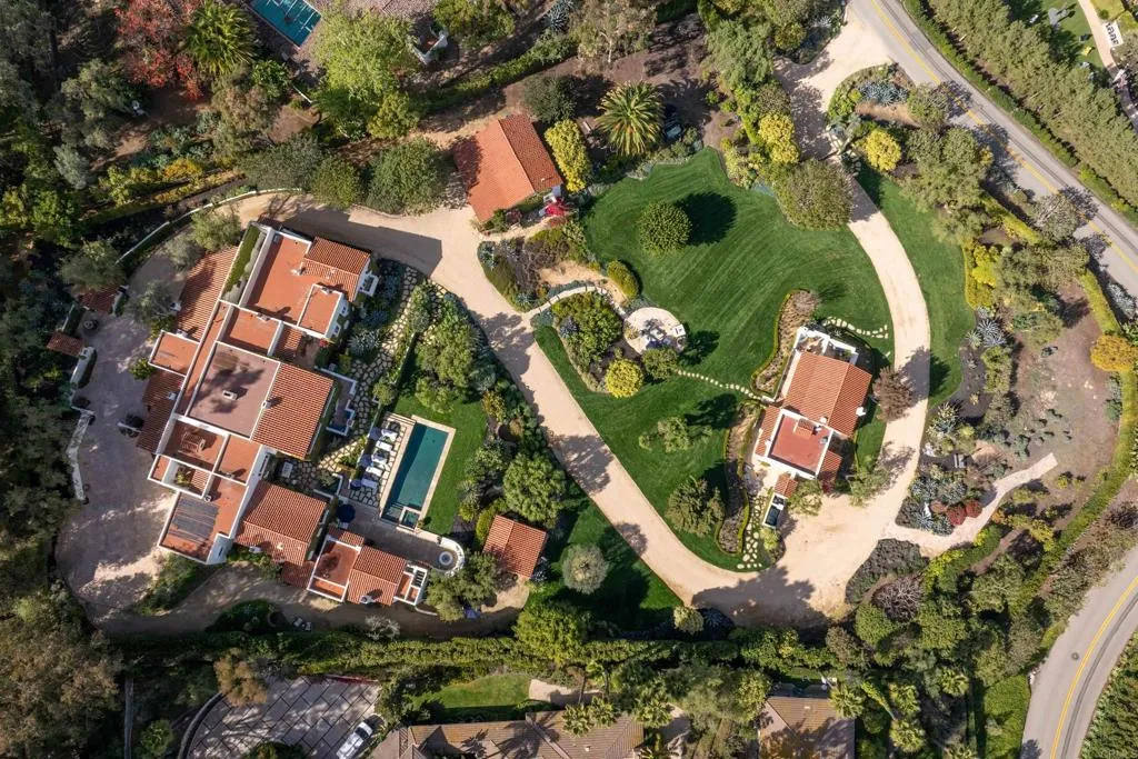 Rancho Santa Fe, California 92067, United States, 6 Bedrooms Bedrooms, ,8 BathroomsBathrooms,Residential,Active,157053