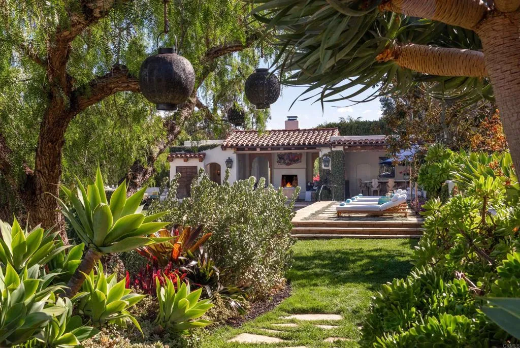 Rancho Santa Fe, California 92067, United States, 6 Bedrooms Bedrooms, ,8 BathroomsBathrooms,Residential,Active,157053