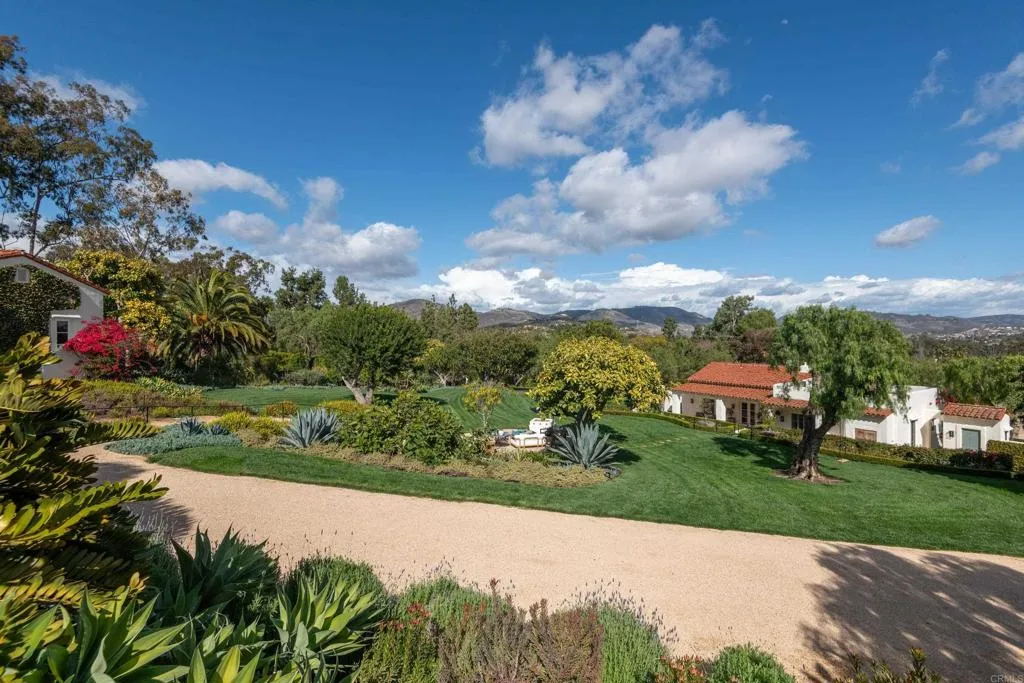 Rancho Santa Fe, California 92067, United States, 6 Bedrooms Bedrooms, ,8 BathroomsBathrooms,Residential,Active,157053