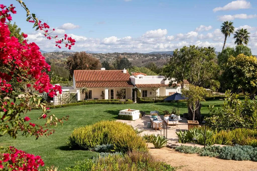 Rancho Santa Fe, California 92067, United States, 6 Bedrooms Bedrooms, ,8 BathroomsBathrooms,Residential,Active,157053