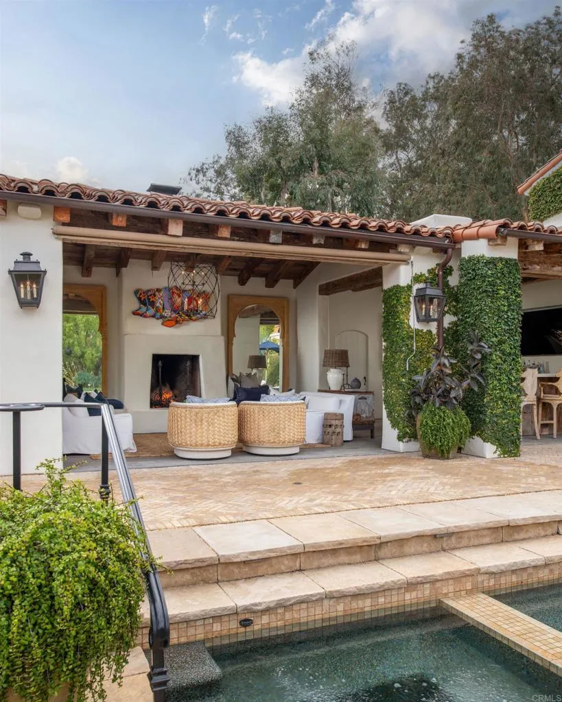 Rancho Santa Fe, California 92067, United States, 6 Bedrooms Bedrooms, ,8 BathroomsBathrooms,Residential,Active,157053