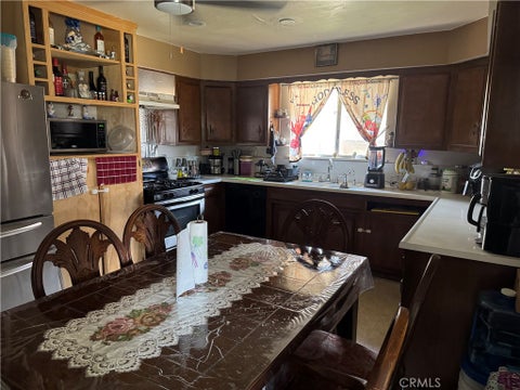 Photo of 16435 Upland Avenue, Fontana, CA 92335 (MLS # IG26191030)