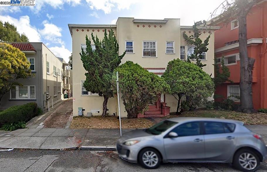 Location Location Location! 6 Unit Apartment Building in Close Proximity to the Desirable Lakeshore Shopping District, Lake Merritt, Downtown Oakland and Other Conveniences.