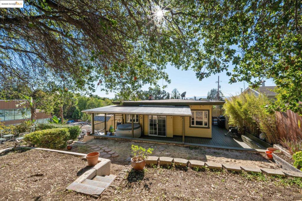 OAKLAND ZOO - Residential