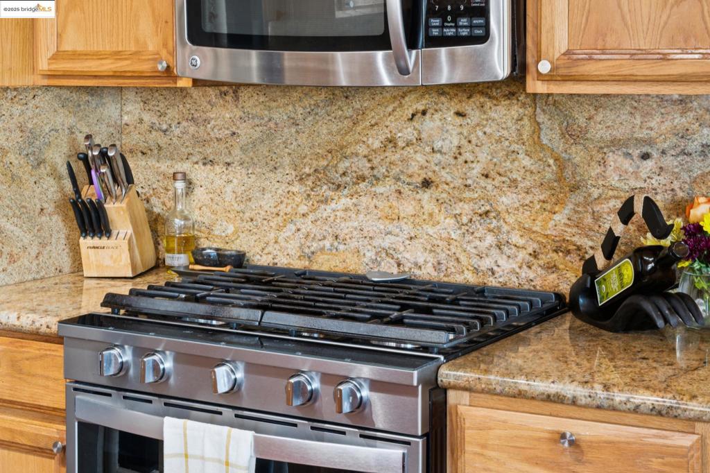 OAKLAND ZOO - Residential